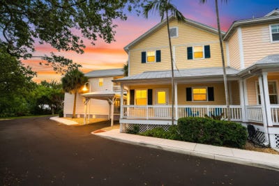 /international/us/42-coral-way-stock-island-fl-110108784400/