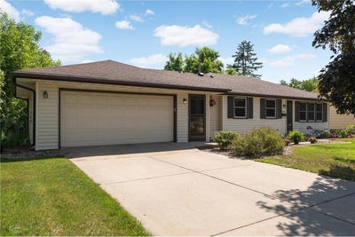 /international/us/8336-ewing-road-bloomington-mn-110108719334/