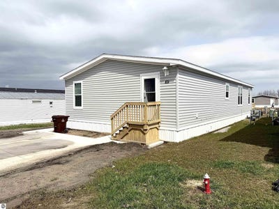 /international/us/1226-wellington-drive-mt-pleasant-mi-110098911184/