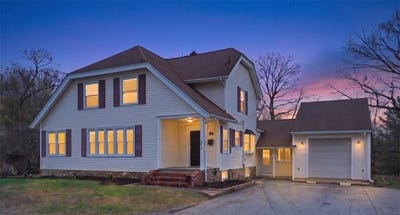 /international/us/84-crest-road-north-smithfield-ri-110107399795/