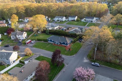/international/us/62-canonchet-trail-cranston-ri-110109068251/