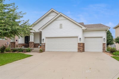 /international/us/243-s-85th-street-west-des-moines-ia-110110367236/