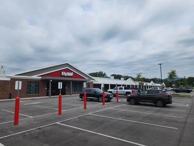 /international/us/234-white-mountain-highway-conway-nh-110101393225/