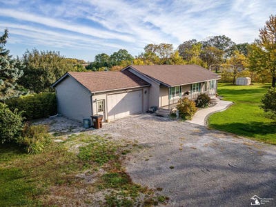 /international/us/1858-w-albain-road-monroe-mi-110120488489/