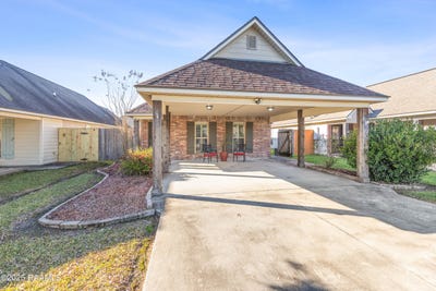 /international/us/111-acacia-lane-abbeville-la-110104184737/