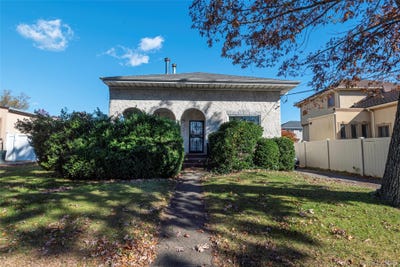 /international/us/43-wynsum-avenue-merrick-ny-110103378263/