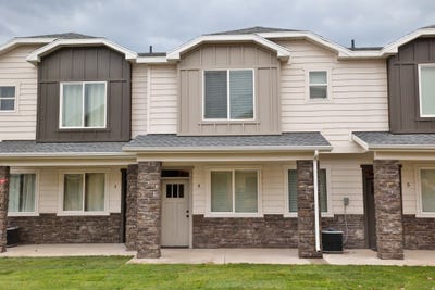 /international/us/150-w-seasons-ln-garden-city-ut-110105919526/