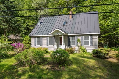 /international/us/40-hummingbird-lane-hillsborough-nh-110108491921/