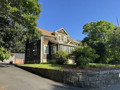 /international/us/563-n-washington-north-attleboro-ma-110101073201/