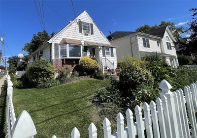 /international/us/32-edgewood-road-port-washington-ny-110119693682/