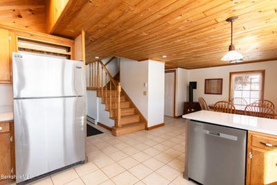 /international/us/35-chapman-rd-pittsfield-ma-110105776742/