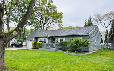 /international/us/2020-julia-goldbach-avenue-ronkonkoma-ny-110099197584/