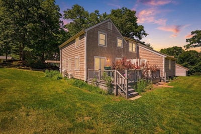 /international/us/68-laurel-st-greenfield-ma-110108718443/
