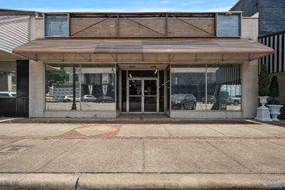 /international/us/218-n-montgomery-avenue-sheffield-al-110108966850/