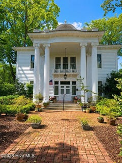 /international/us/900-nash-street-n-wilson-nc-110103288868/