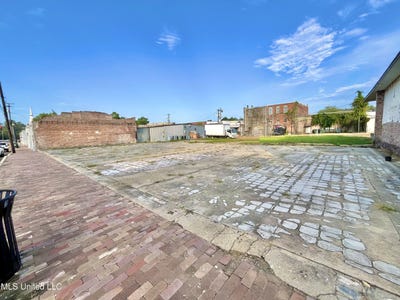 /international/us/s-jackson-street-crystal-springs-ms-110102201595/