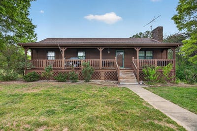 /international/us/1002-homeplace-road-rustburg-va-110108739643/