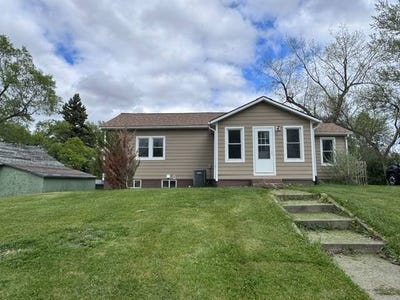 /international/us/812-e-5th-street-webster-sd-110108189818/