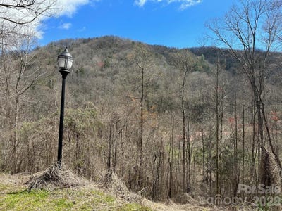 /international/us/tuckaway-ridge-drive-hendersonville-nc-110108294921/