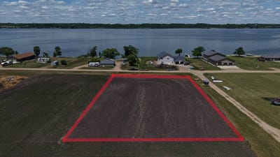 /international/us/lot-eagle-view-browns-valley-mn-110109042283/