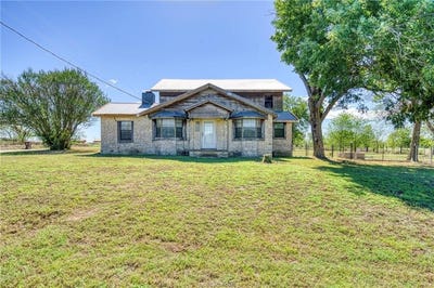 /international/us/1755-county-road-267-cameron-tx-110120421758/
