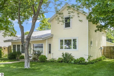 /international/us/411-s-walnut-street-kalkaska-mi-110105886143/