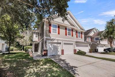 /international/us/5150-trump-street-north-charleston-sc-110107848969/