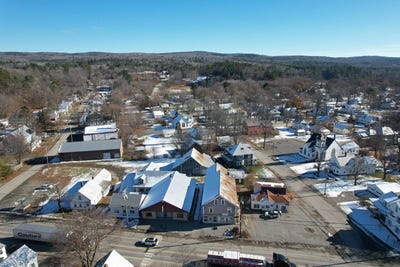 /international/us/317-main-street-bingham-me-110103740300/
