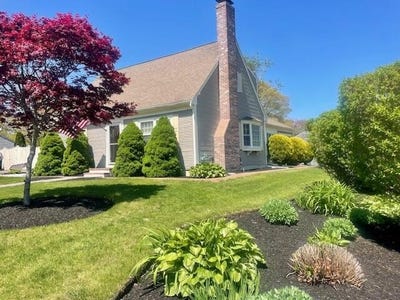 /international/us/2-spinning-brook-road-south-yarmouth-ma-110099925958/