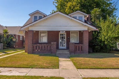 /international/us/703-willow-st-north-little-rock-ar-110120415935/