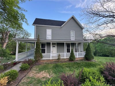 /international/us/517-e-walnut-street-corydon-in-110105412756/