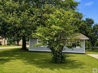 /international/us/701-4th-street-queen-city-tx-110107954060/