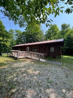 /international/us/3300-n-3-mile-rd-hessel-mi-110101648235/
