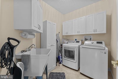 /international/us/1063-bordeaux-lane-pennsburg-pa-110101254002/