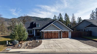 /international/us/209-white-oak-way-shady-cove-or-110106034627/