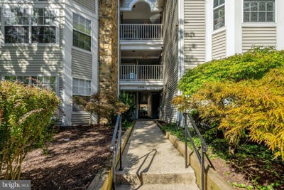 /international/us/5608-willoughby-newton-drive-centreville-va-110110235255/
