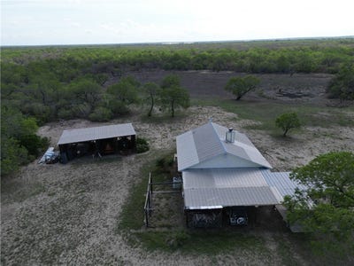 /international/us/330-county-road-412-three-rivers-tx-110107484989/