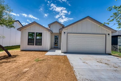 /international/us/650-birch-lane-cottonwood-shores-tx-110099405118/