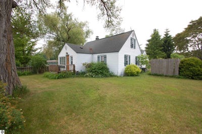 /international/us/3507-n-huron-road-pinconning-mi-110100270447/
