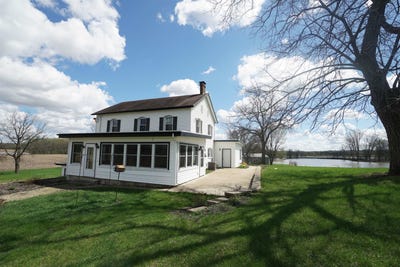 /international/us/1473-n-heine-road-freeport-il-110107626864/