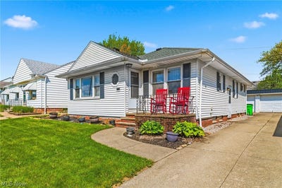 /international/us/12023-maple-leaf-drive-garfield-heights-oh-110107878856/