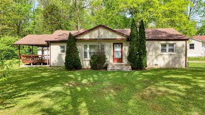/international/us/117-turnpike-ave-camden-tn-110107318016/