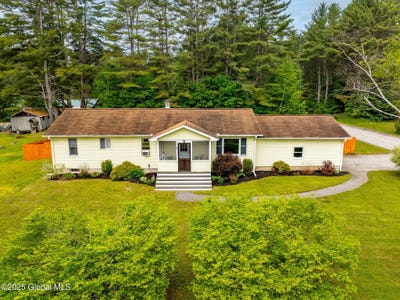 /international/us/3-pickhardt-lane-schroon-lake-ny-110100309403/