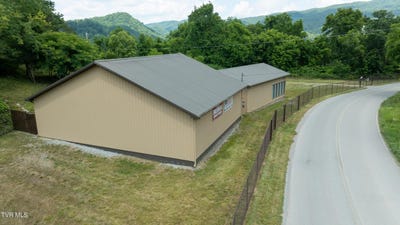 /international/us/496-river-road-sneedville-tn-110101423933/?lang=en