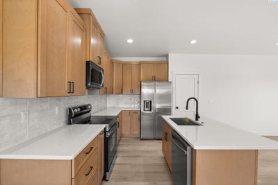 /international/us/805-fountain-blvd-zillah-wa-110108338955/