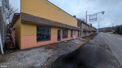 /international/us/39-n-market-street-millerstown-pa-110104584685/