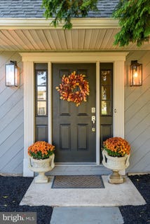 /international/us/303-countryview-drive-bryn-mawr-pa-110120716149/