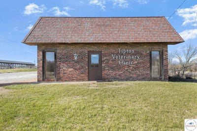 /international/us/907-s-mo-5-highway-tipton-mo-110104976774/