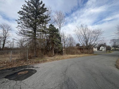 /international/us/7-10-school-street-latham-ny-110100840996/