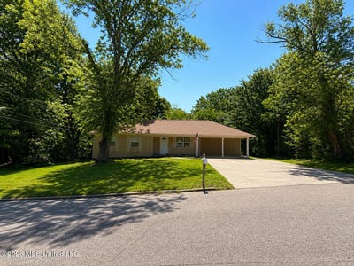 /international/us/1436-pontotoc-street-hernando-ms-110107748132/